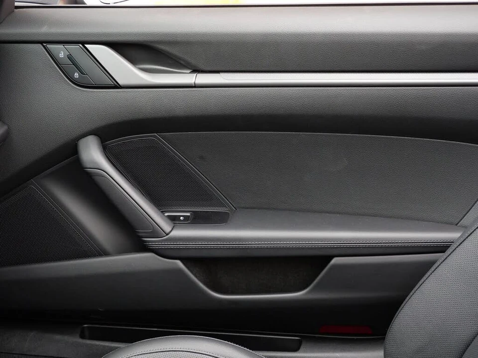 2025 Porsche 992 Carrera - Image 18 of 27