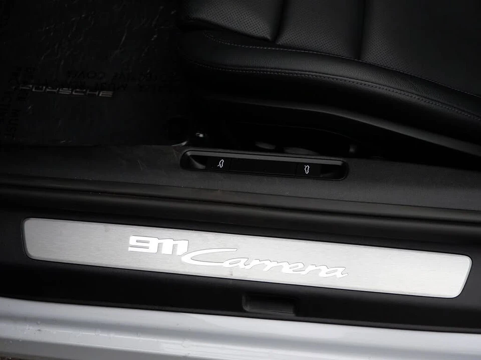 2025 Porsche 992 Carrera - Image 19 of 27
