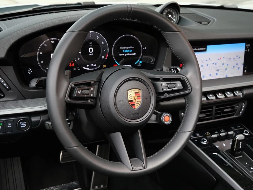 2025 Porsche 992 Carrera - Image 14 of 27