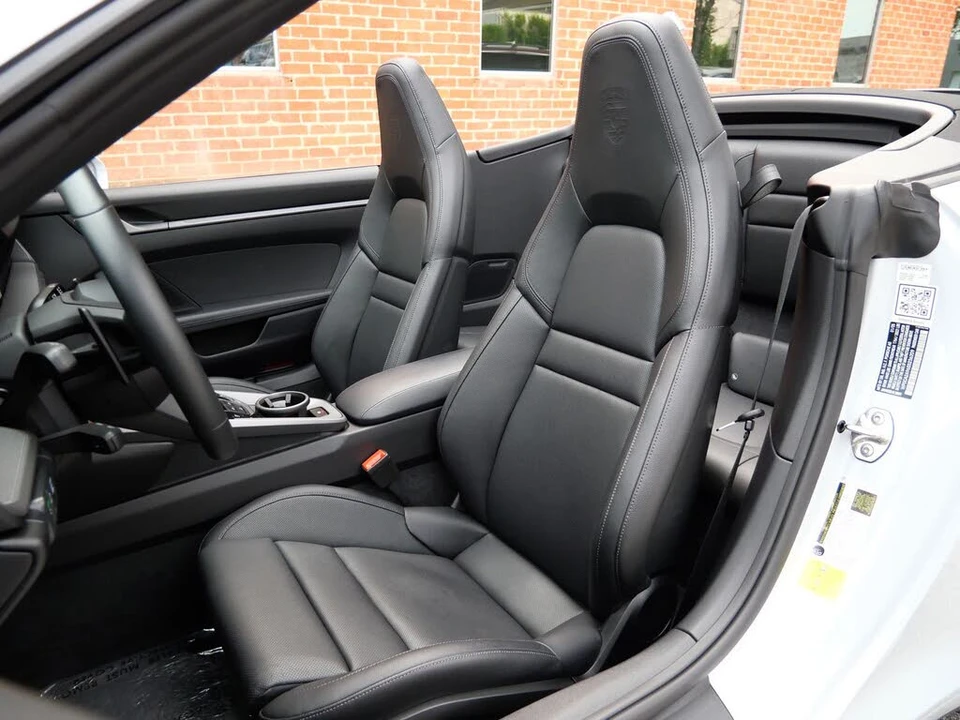 2025 Porsche 992 Carrera - Image 20 of 27