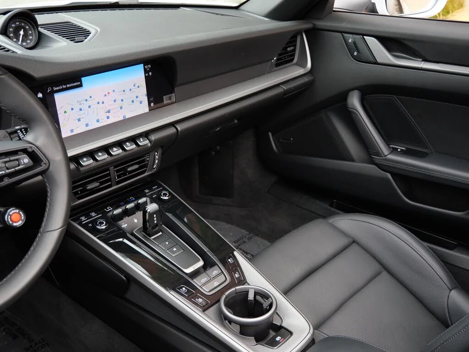 2025 Porsche 992 Carrera - Image 15 of 27