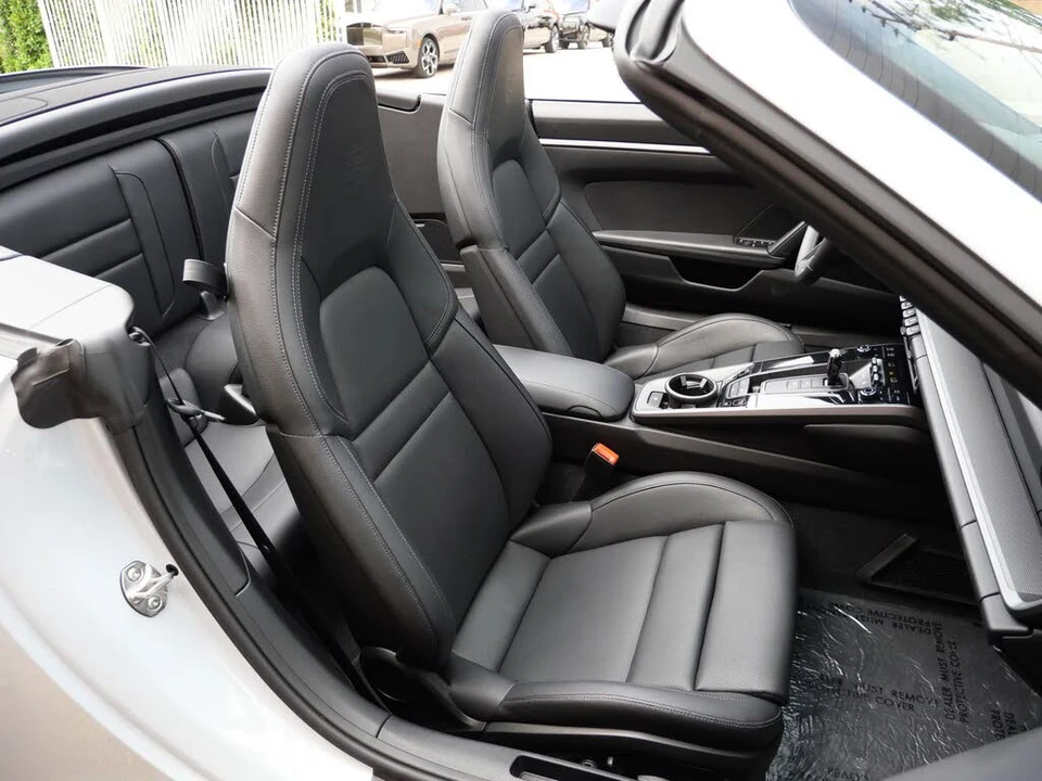 2025 Porsche 992 Carrera - Image 25 of 27