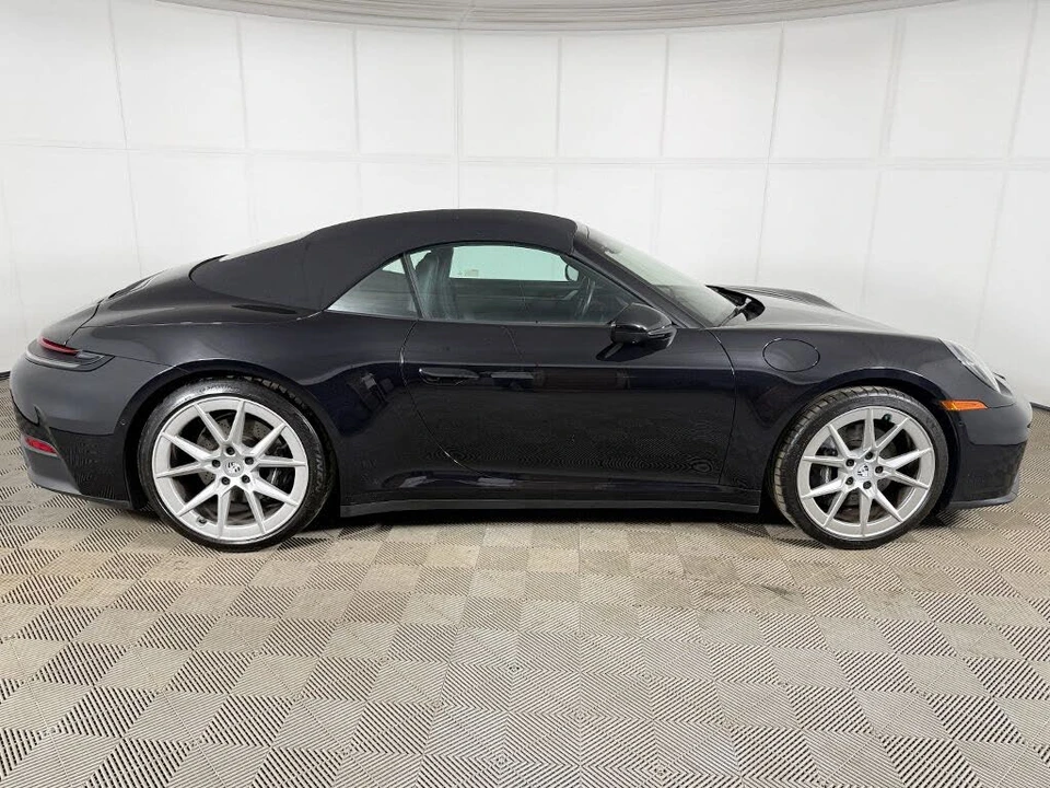 2025 Porsche 992 Carrera - Image 19 of 31