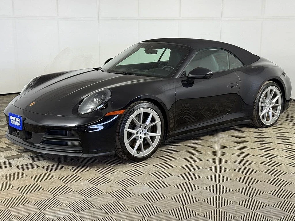 2025 Porsche 992 Carrera - Image 11 of 31