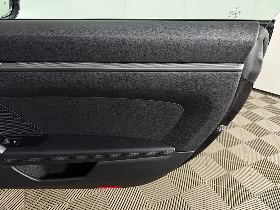 2025 Porsche 992 Carrera - Image 27 of 31