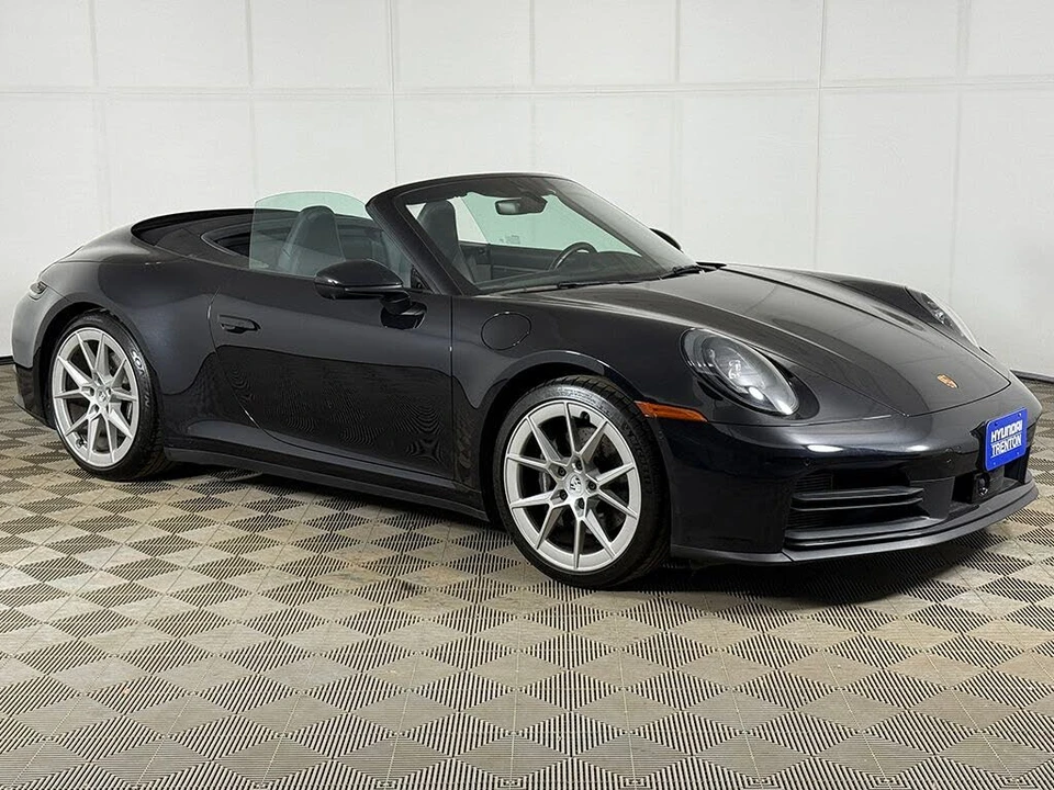2025 Porsche 992 Carrera - Image 2 of 31