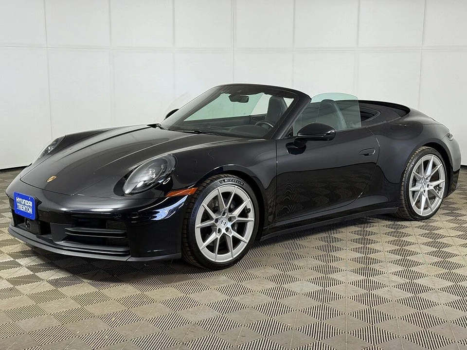 2025 Porsche 992 Carrera - Image 9 of 31