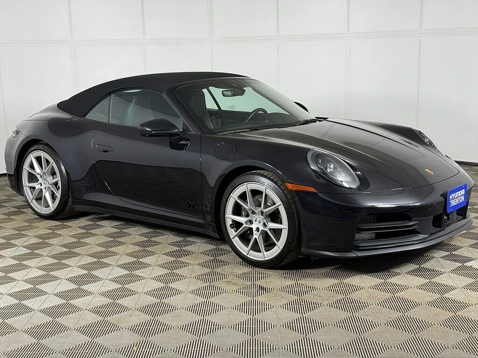 2025 Porsche 992 Carrera - Image 10 of 31