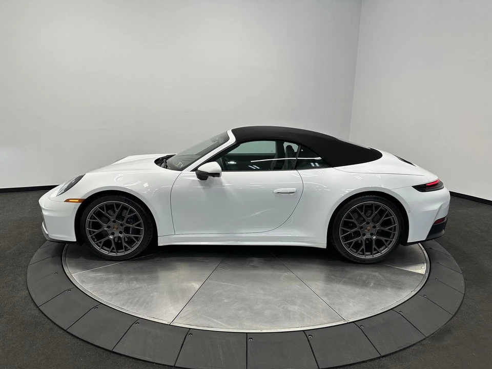 2025 Porsche 992 Carrera - Image 2 of 31