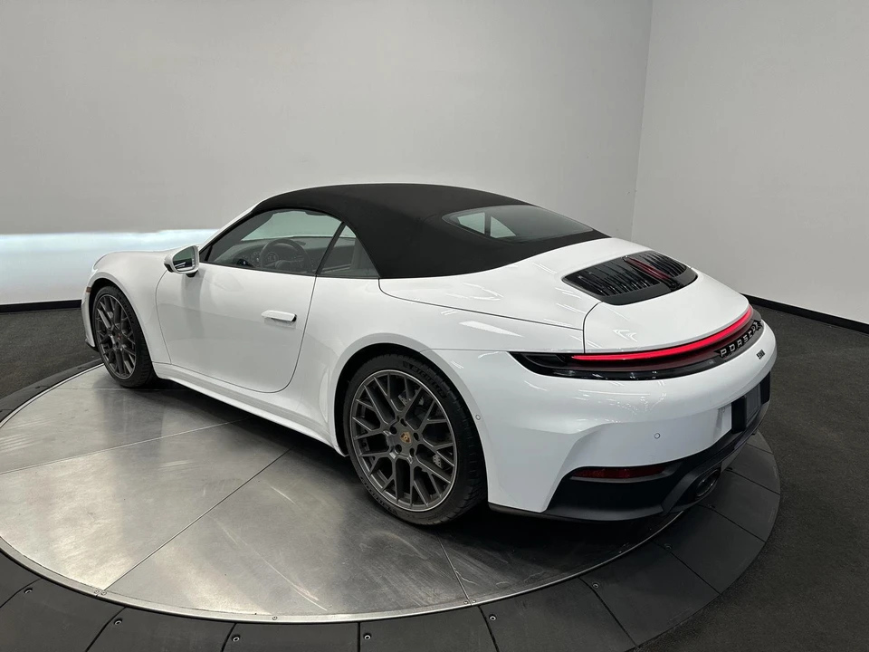 2025 Porsche 992 Carrera - Image 3 of 31
