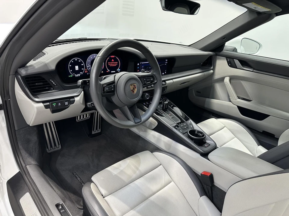 2025 Porsche 992 Carrera - Image 4 of 31