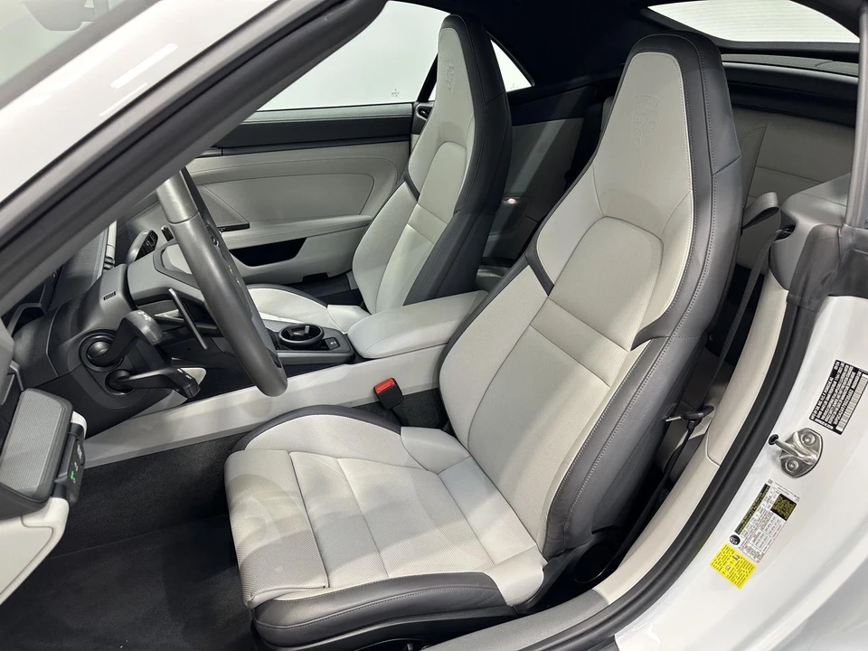 2025 Porsche 992 Carrera - Image 5 of 31