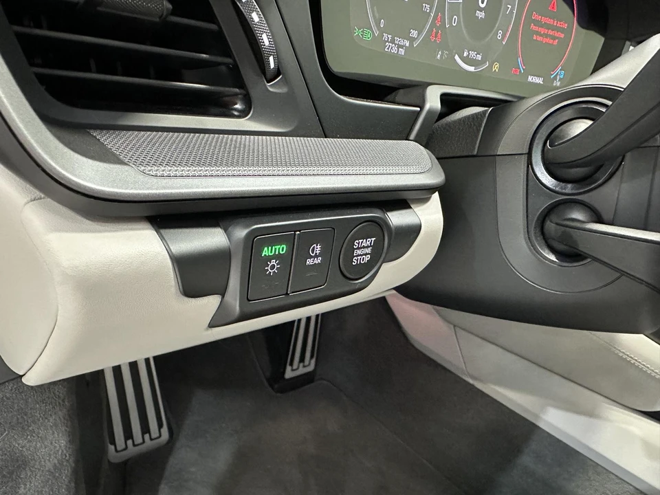 2025 Porsche 992 Carrera - Image 24 of 31