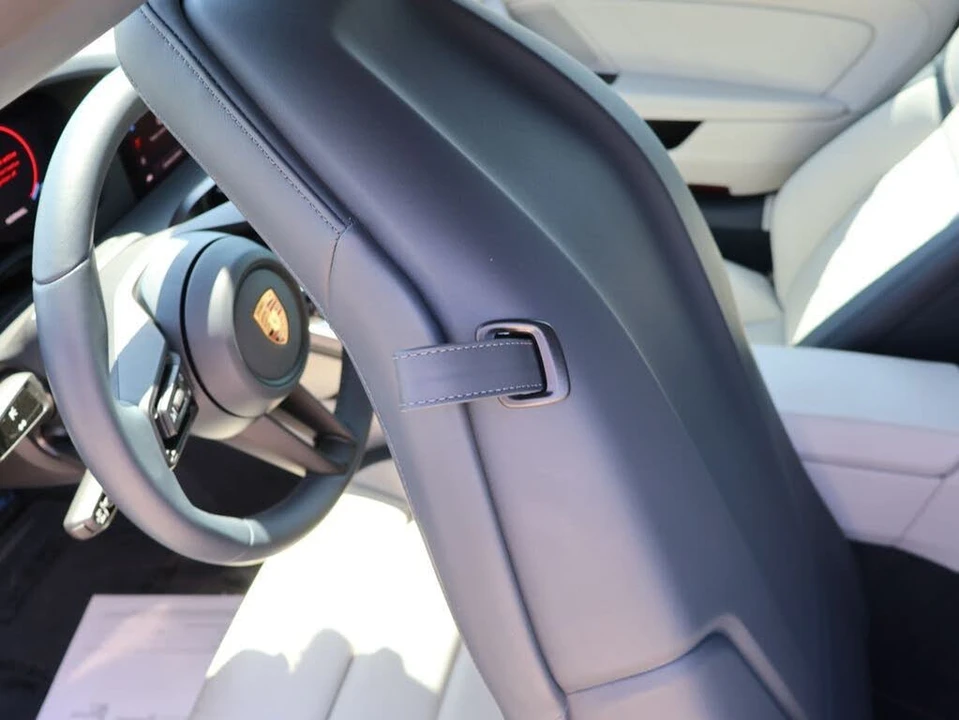 2025 Porsche 992 Carrera - Image 20 of 31