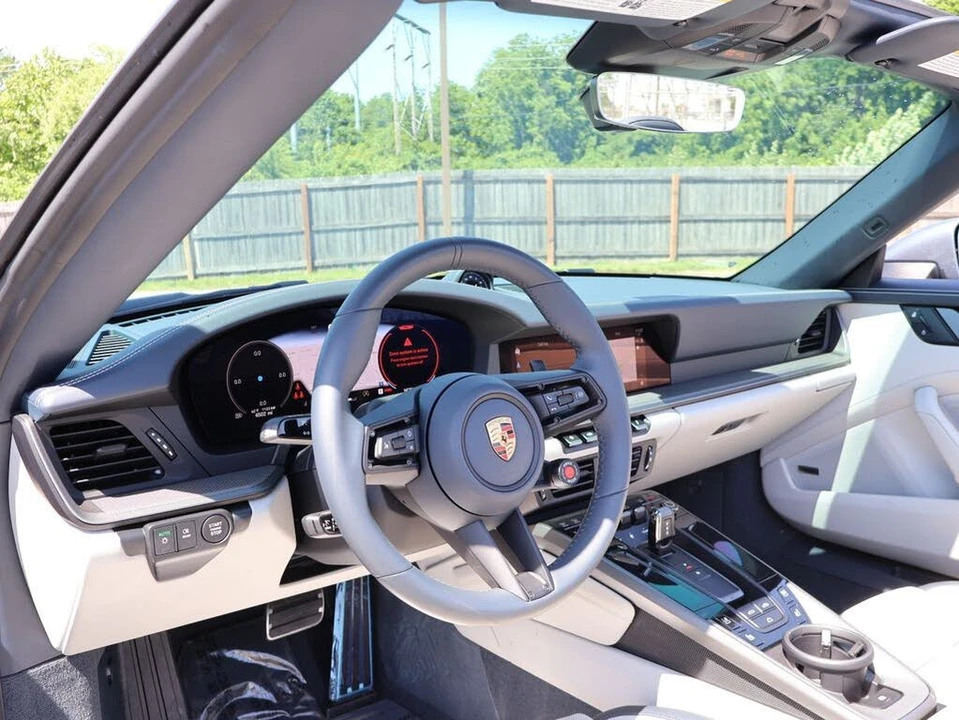 2025 Porsche 992 Carrera - Image 4 of 31