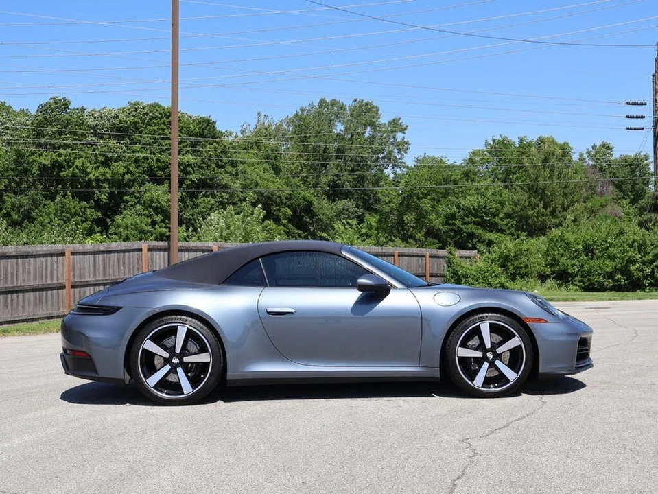 2025 Porsche 992 Carrera - Image 11 of 31