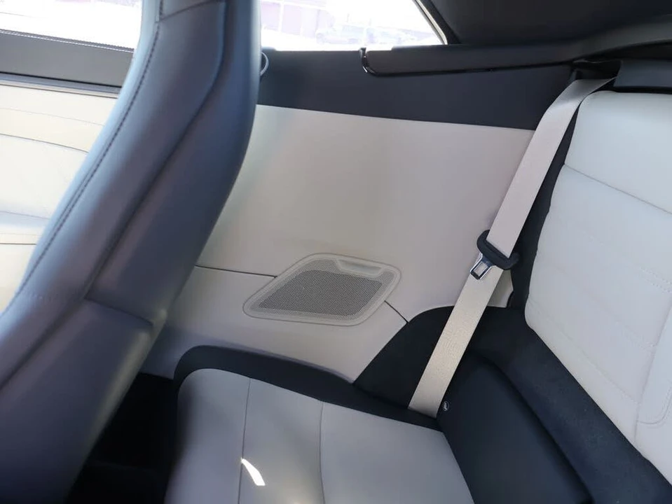 2025 Porsche 992 Carrera - Image 22 of 31