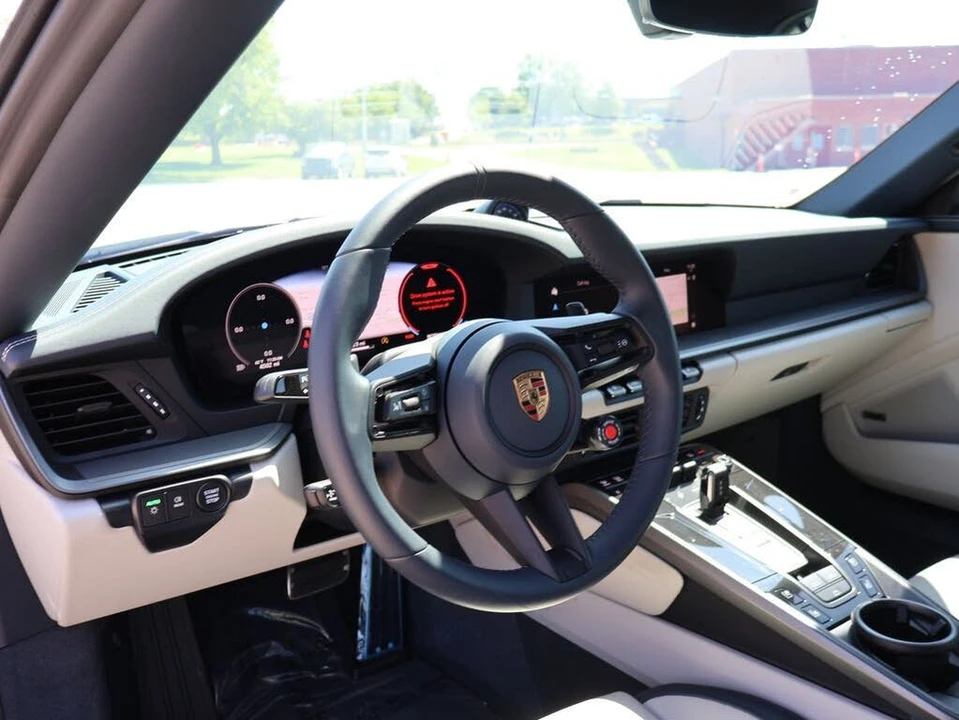 2025 Porsche 992 Carrera - Image 23 of 31