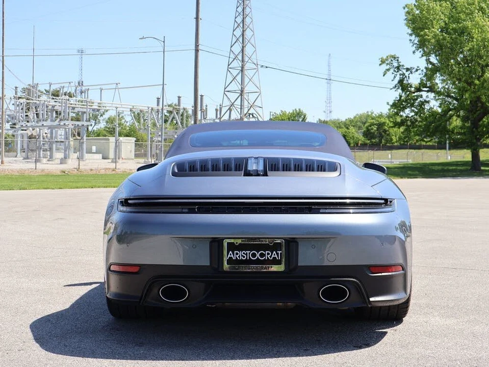 2025 Porsche 992 Carrera - Image 9 of 31