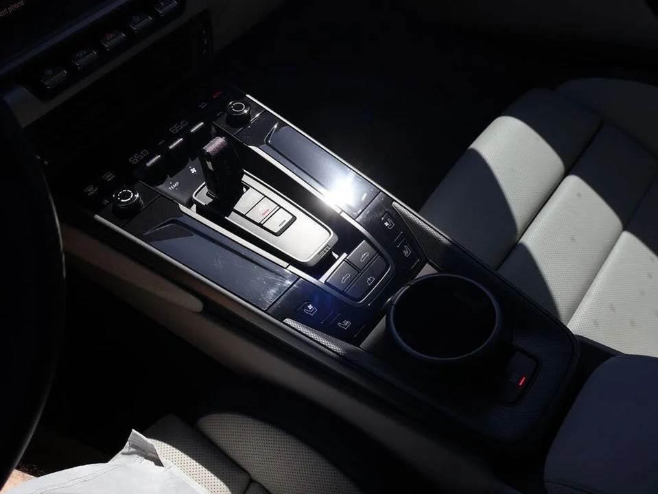 2025 Porsche 992 Carrera - Image 28 of 31