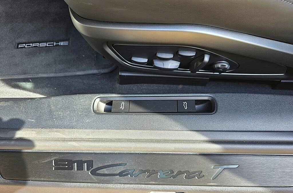 2025 Porsche 992 Carrera - Image 30 of 31