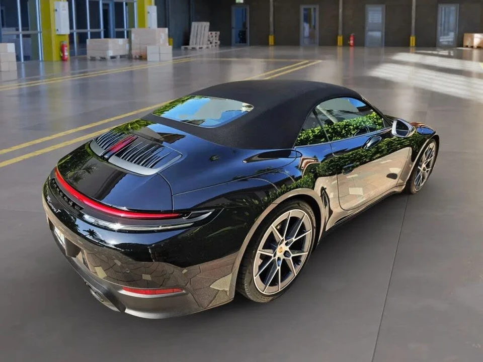 2025 Porsche 992 Carrera - Image 8 of 31