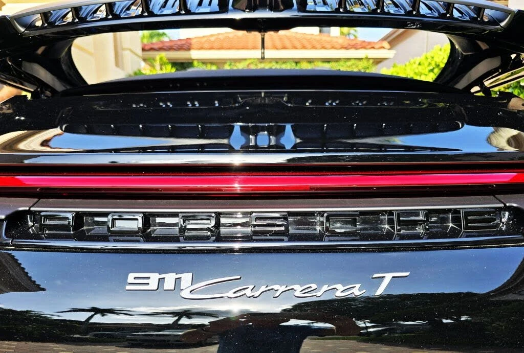 2025 Porsche 992 Carrera - Image 13 of 31