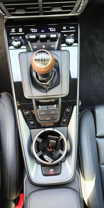 2025 Porsche 992 Carrera - Image 27 of 31