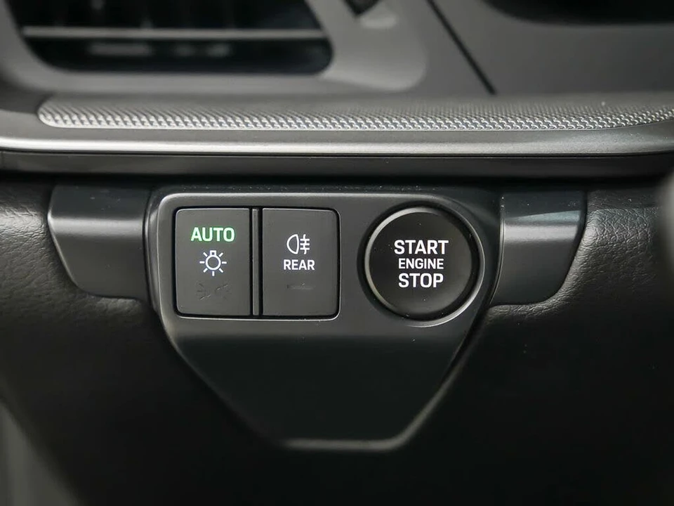 2025 Porsche 992 Carrera - Image 22 of 31