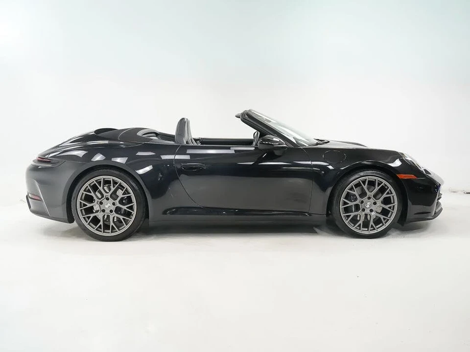 2025 Porsche 992 Carrera - Image 10 of 31