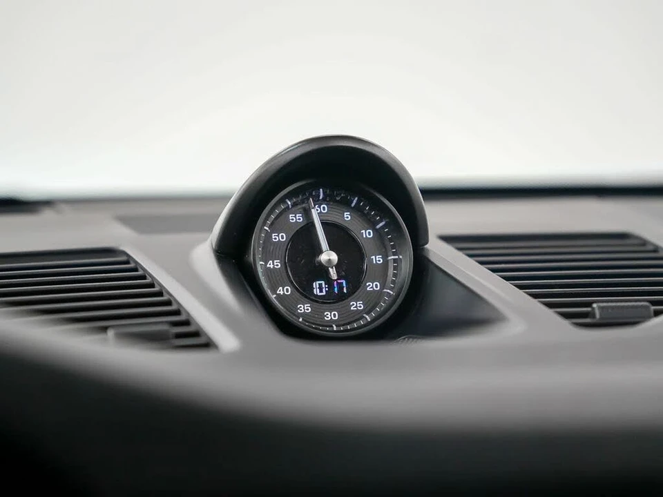 2025 Porsche 992 Carrera - Image 26 of 31