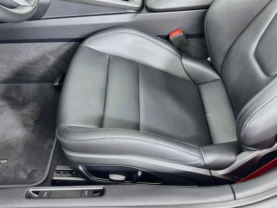 2025 Porsche 992 Carrera - Image 12 of 30