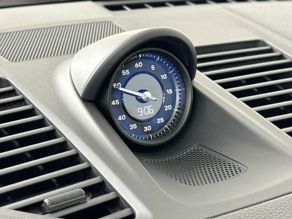 2025 Porsche 992 Carrera - Image 16 of 30