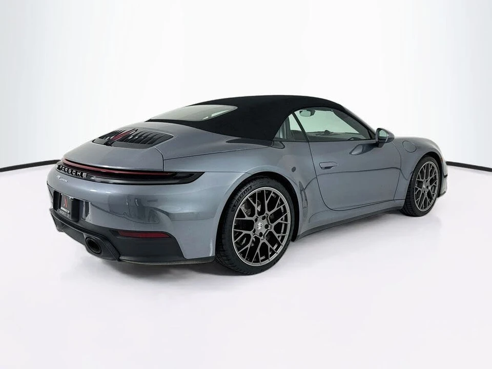 2025 Porsche 992 Carrera - Image 9 of 30
