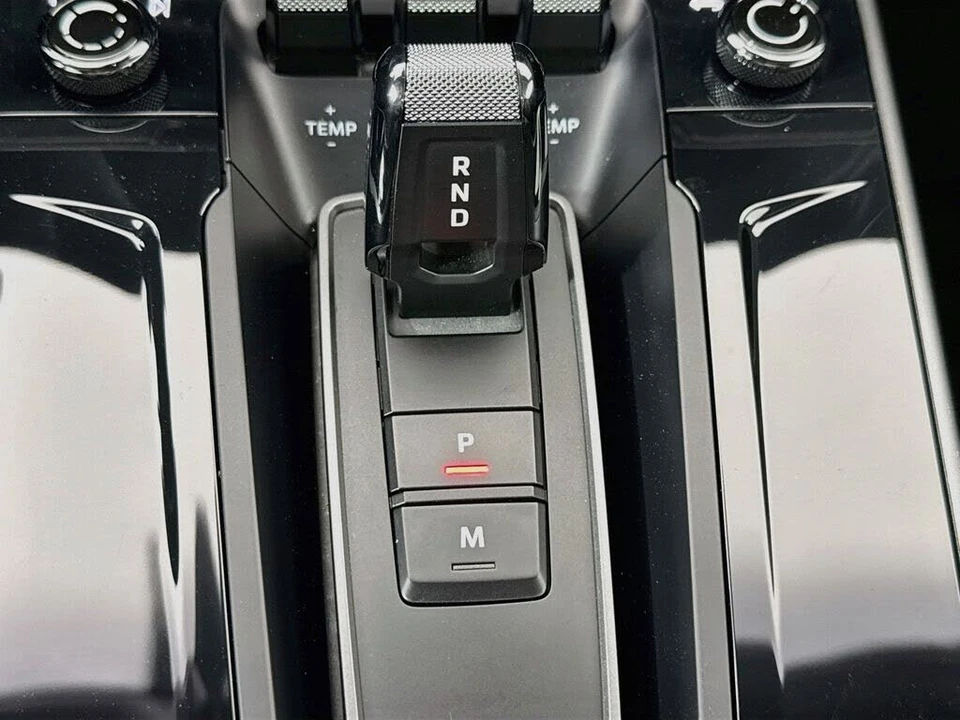 2025 Porsche 992 Carrera - Image 20 of 30