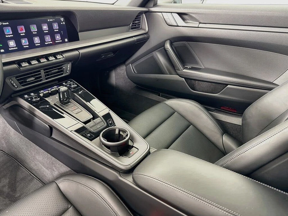 2025 Porsche 992 Carrera - Image 24 of 30