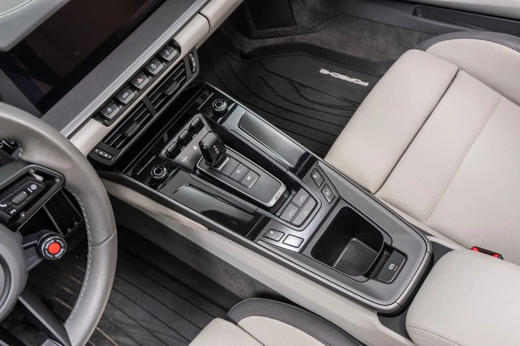 2025 Porsche 992 Carrera - Image 28 of 31