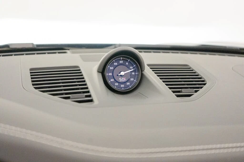 2025 Porsche 992 Carrera - Image 29 of 31