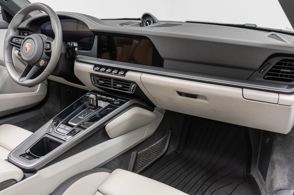 2025 Porsche 992 Carrera - Image 14 of 31