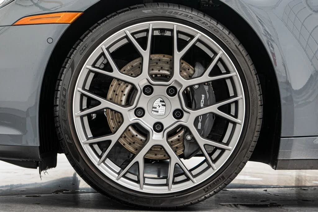 2025 Porsche 992 Carrera - Image 10 of 31