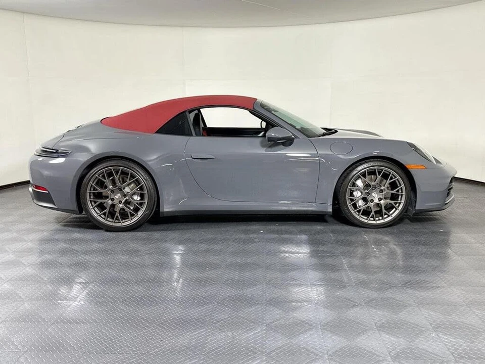 2025 Porsche 992 Carrera - Image 8 of 30