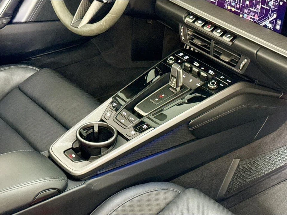 2025 Porsche 992 Carrera - Image 22 of 30