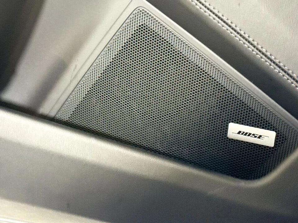 2025 Porsche 992 Carrera - Image 25 of 30