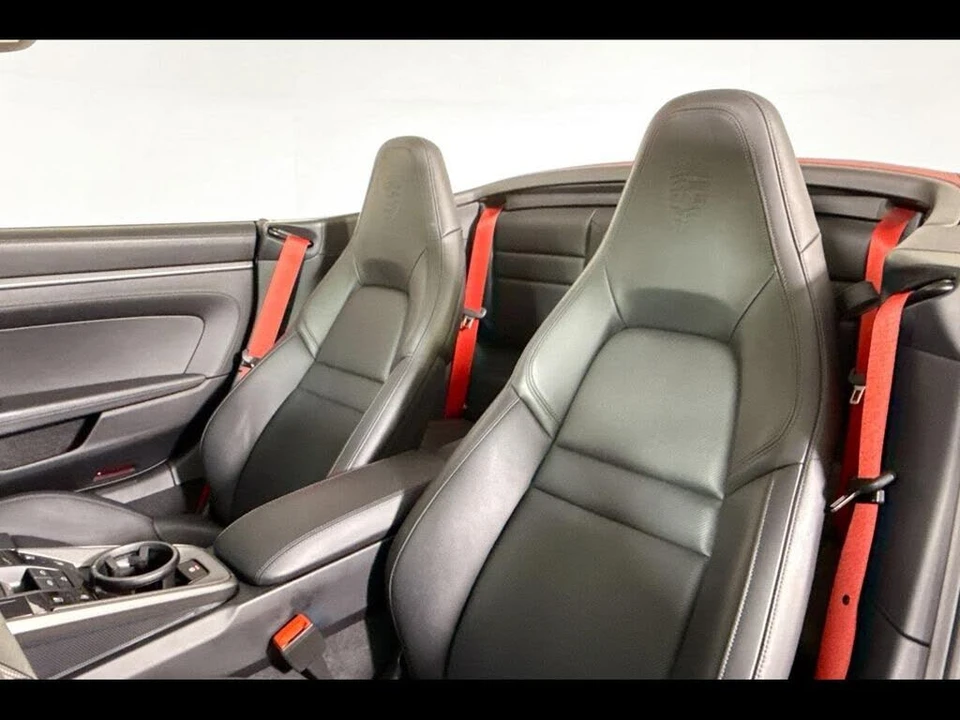2025 Porsche 992 Carrera - Image 5 of 30