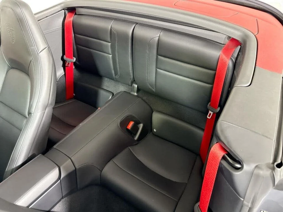 2025 Porsche 992 Carrera - Image 19 of 30