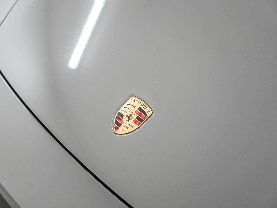 2025 Porsche 992 Carrera - Image 12 of 30