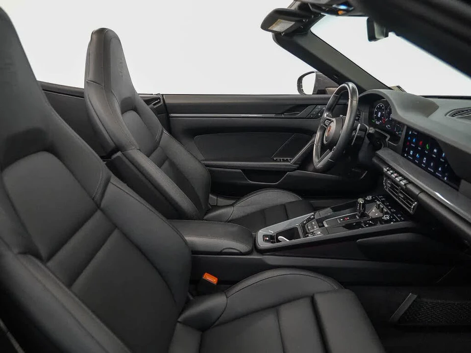 2025 Porsche 992 Carrera - Image 19 of 30