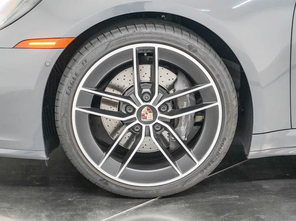 2025 Porsche 992 Carrera - Image 13 of 30