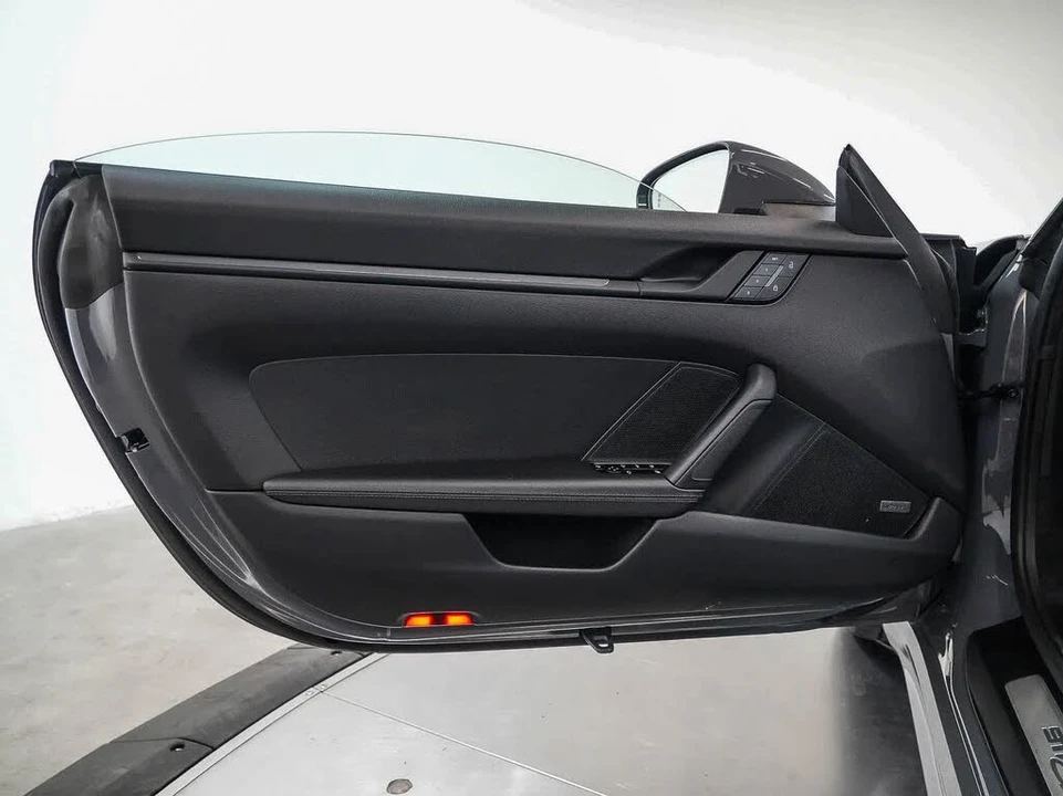 2025 Porsche 992 Carrera - Image 23 of 30
