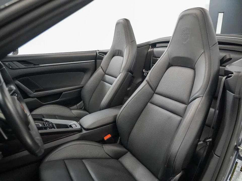 2025 Porsche 992 Carrera - Image 5 of 30